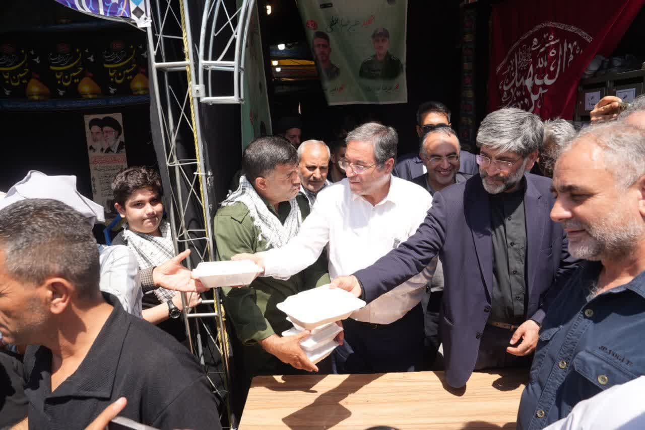 بازدید استاندار آذربایجانغربی از روند ارائه خدمات به زائران اربعین حسینی + تصاویر