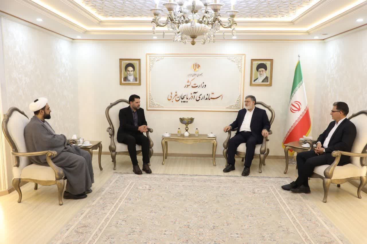 دیدار معاون فرهنگی و توسعه ورزش همگانی وزارت ورزش و جوانان با استاندار آذربایجانغربی + تصاویر