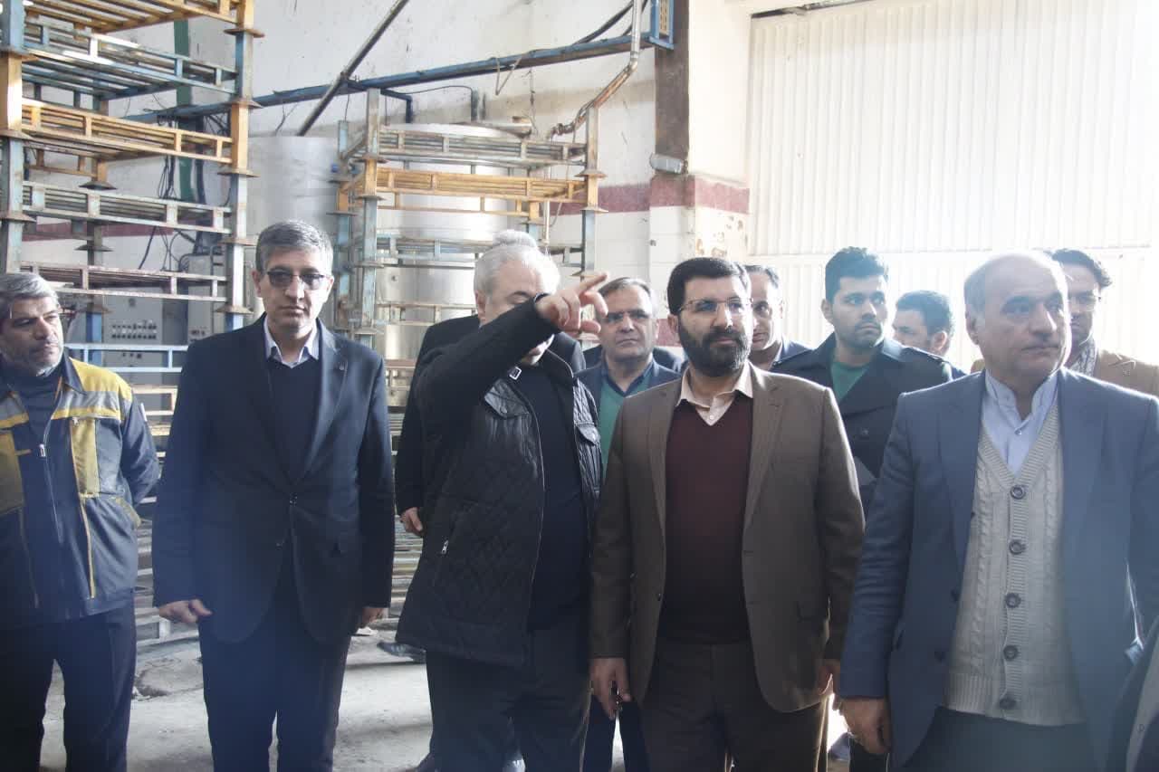 بازدید معاون هماهنگی امور اقتصادی استاندار آذربایجان غربی از سه شرکت تولیدی و صنعتی در ارومیه + تصاویر