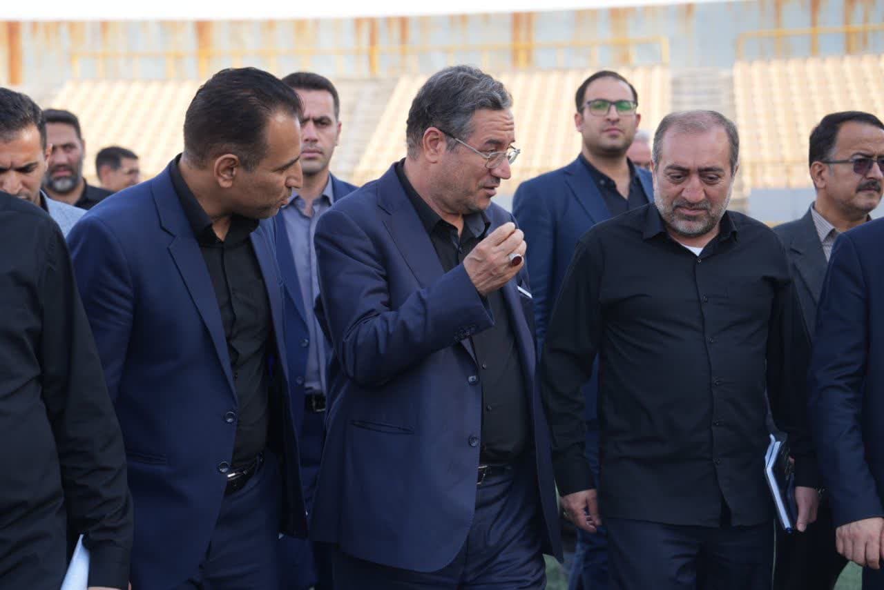 بازدید استاندار آذربایجانغربی از ورزشگاه 15 هزار نفری شهید باکری ارومیه + تصاویر