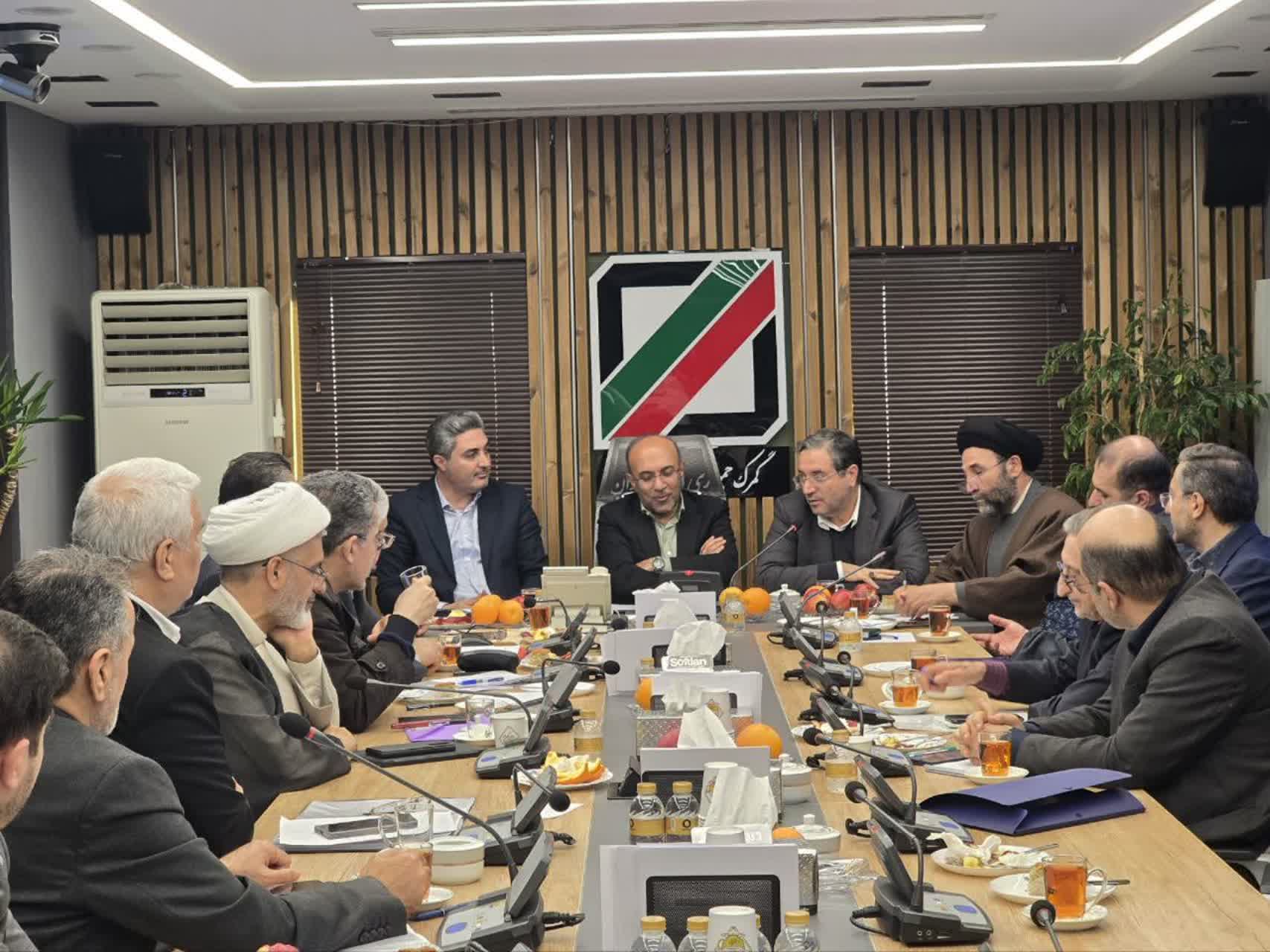 پیگیری حقوق مرزنشینان در نشست مشترک استاندار و مجمع نمایندگان آذربایجان‌غربی با رئیس‌کل گمرک