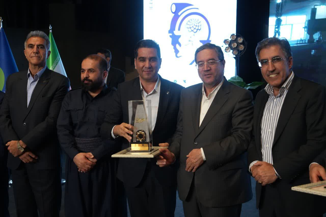 برگزاری آیین تجلیل از صنعتگران، معدنکاران و پیشکسوتان عرصه تولید در آذربایجانغربی + تصاویر