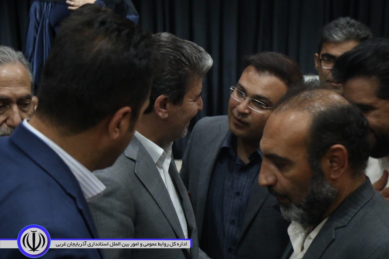 شاعران و سخن سرایان آگاه بسترساز تقویت وحدت ملی و انتقال دهنده والاترین ارزشهای انسانی به نسل های آینده هستند