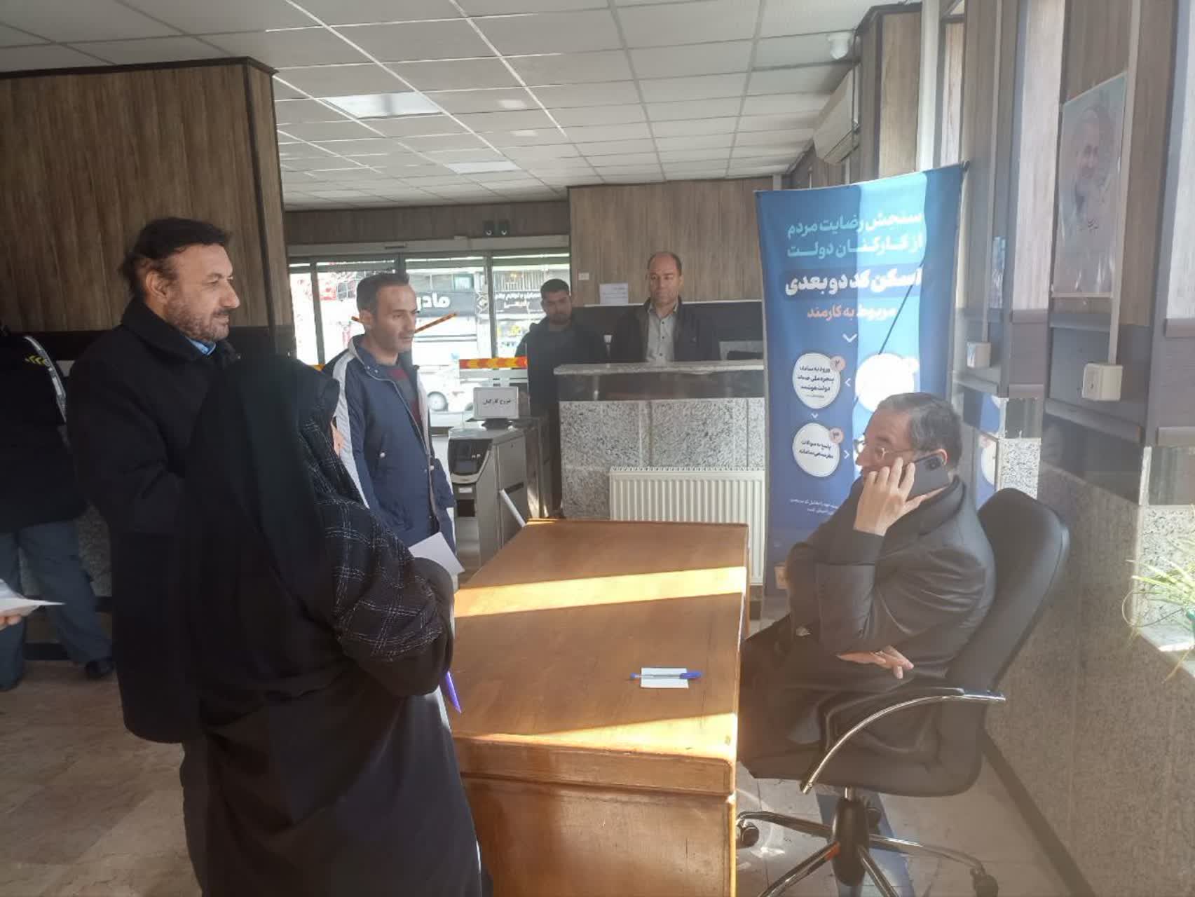 بازدید استاندار آذربایجان‌غربی از محل میز خدمت استانداری + تصاویر