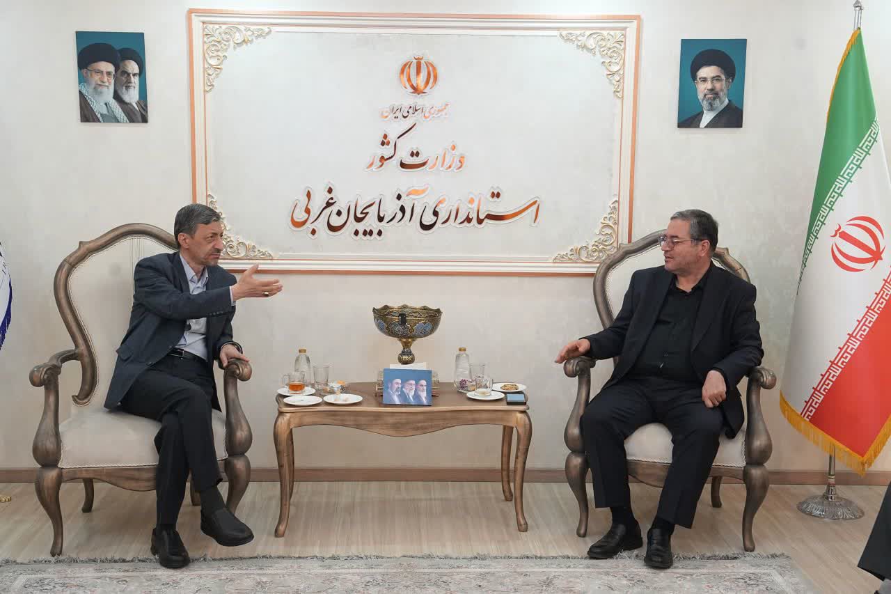 برگزاری نشست مشترک استاندار آذربایجانغربی و رئیس ستاد اجرایی فرمان امام (ره) + تصاویر