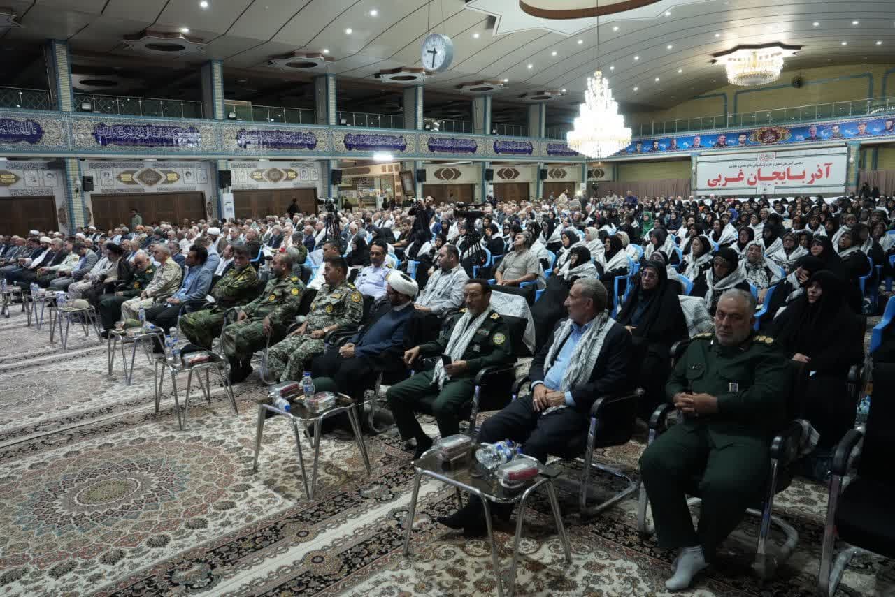 آلبوم تصویری / حضور استاندار آذربایجانغربی در همایش تجلیل از پیشکسوتان و فعالان دفاع مقدس و مقاومت