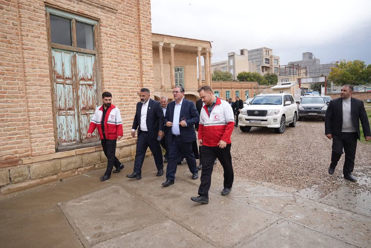 بازدید استاندار آذربایجانغربی از مجموعه هلالاحمر شهرستان تکاب + تصاویر