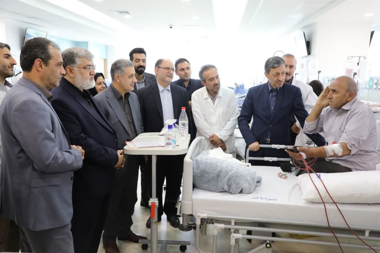 بازدید رئیس بنیاد مستضعفان انقلاب اسلامی و استاندار آذربایجان غربی از مرکز همودیالیز خیرین ارومیه + تصاویر