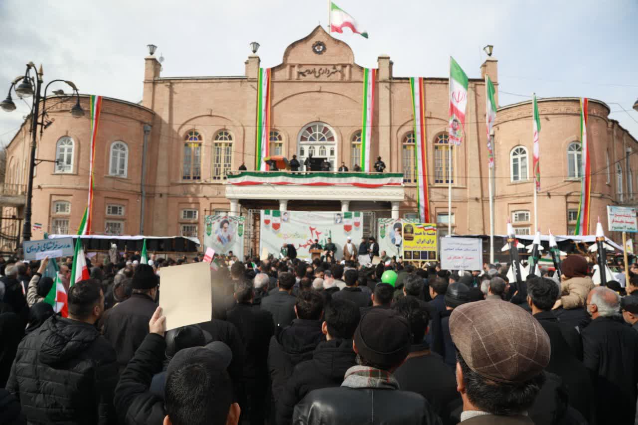 برگزاری باشکوه راهپیمایی 22 بهمن در ارومیه + تصاویر