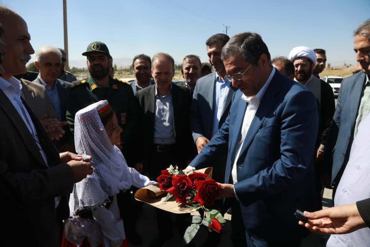 بازدید استاندار آذربایجانغربی از تپه تاریخی حسنلو نقده + تصاویر