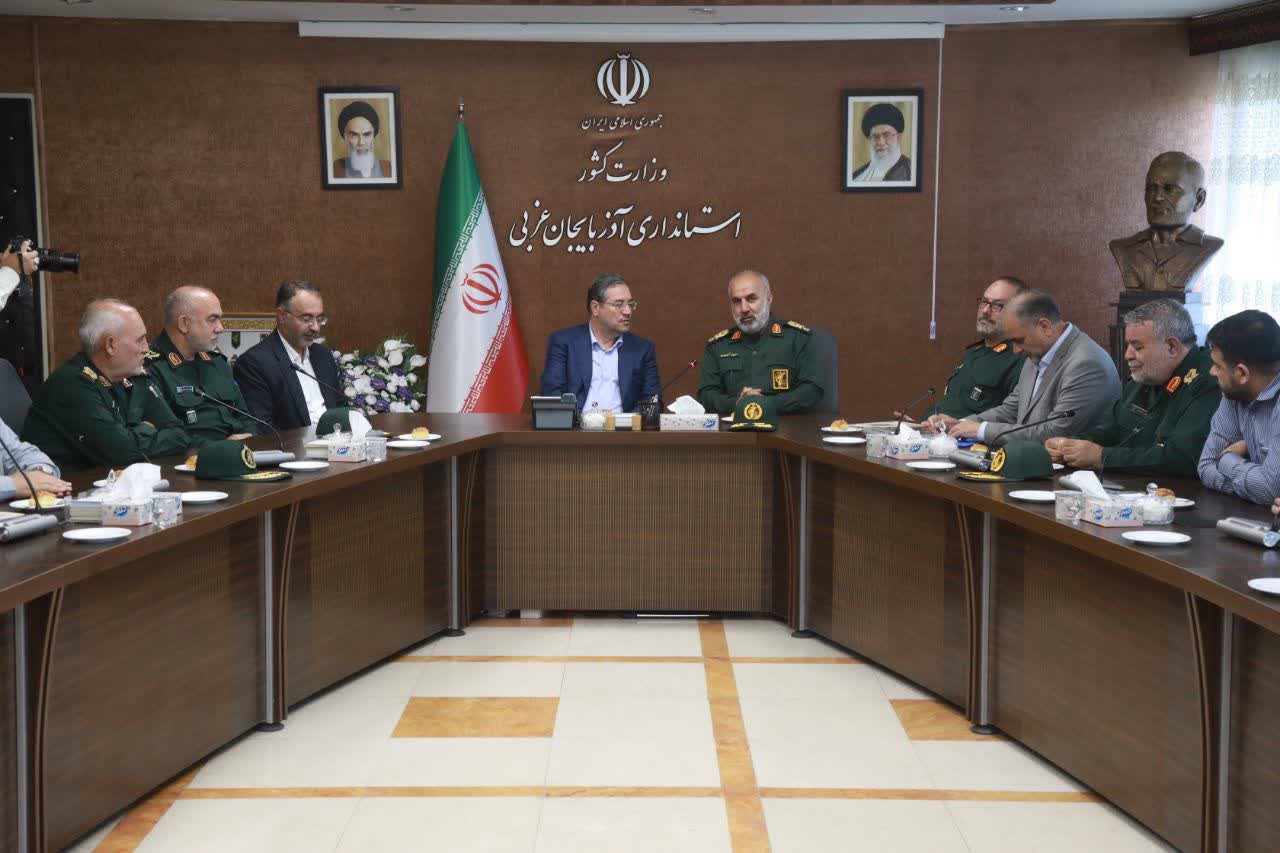 دیدار جمعی از فرماندهان سپاه با استاندار آذربایجانغربی + تصاویر