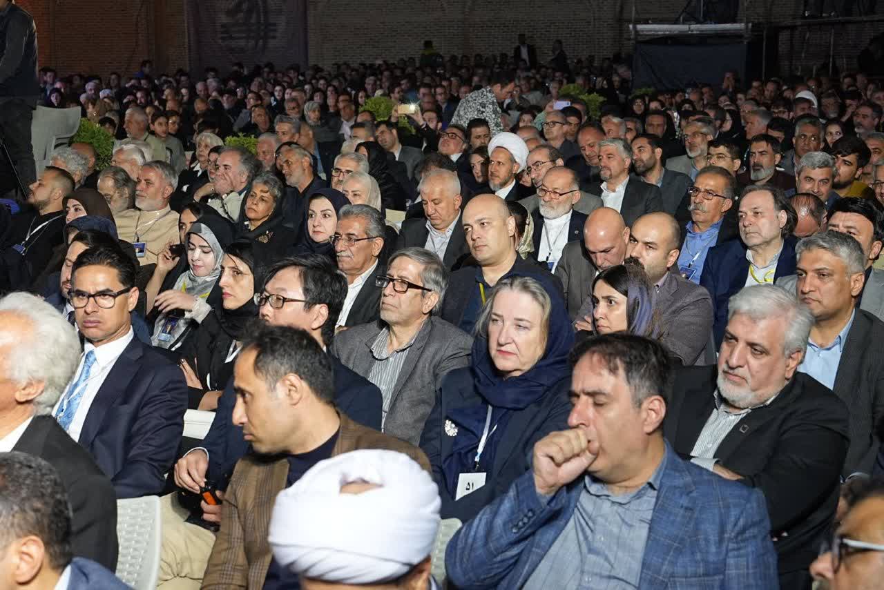 بارگاه عارف بزرگ ایران پس از دو دهه انتظار گشوده شد + تصاویر