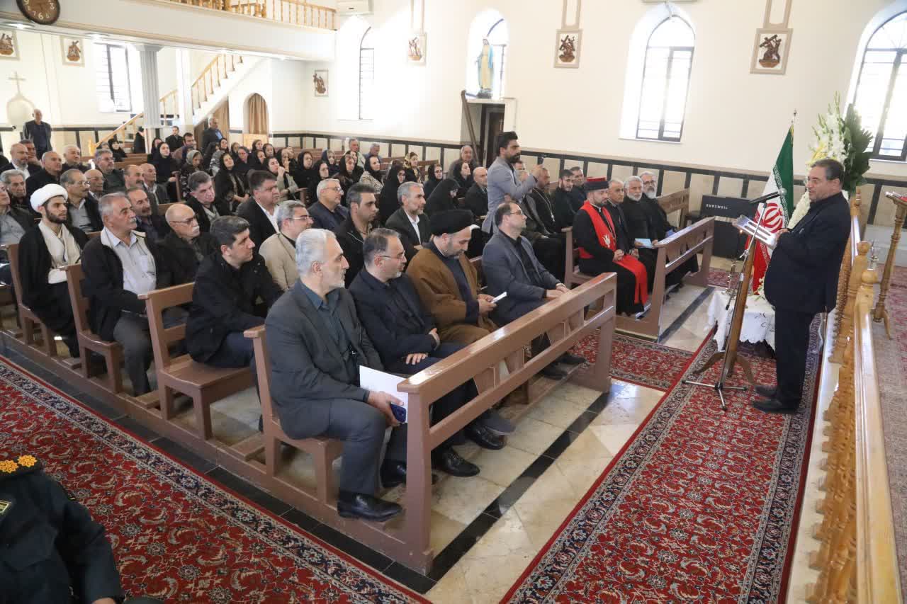 برگزاری مراسم چهلمین روز شهادت رهبر معظم انقلاب در کلیسای کاتولیک آشوری و کلدانی ارومیه + تصاویر