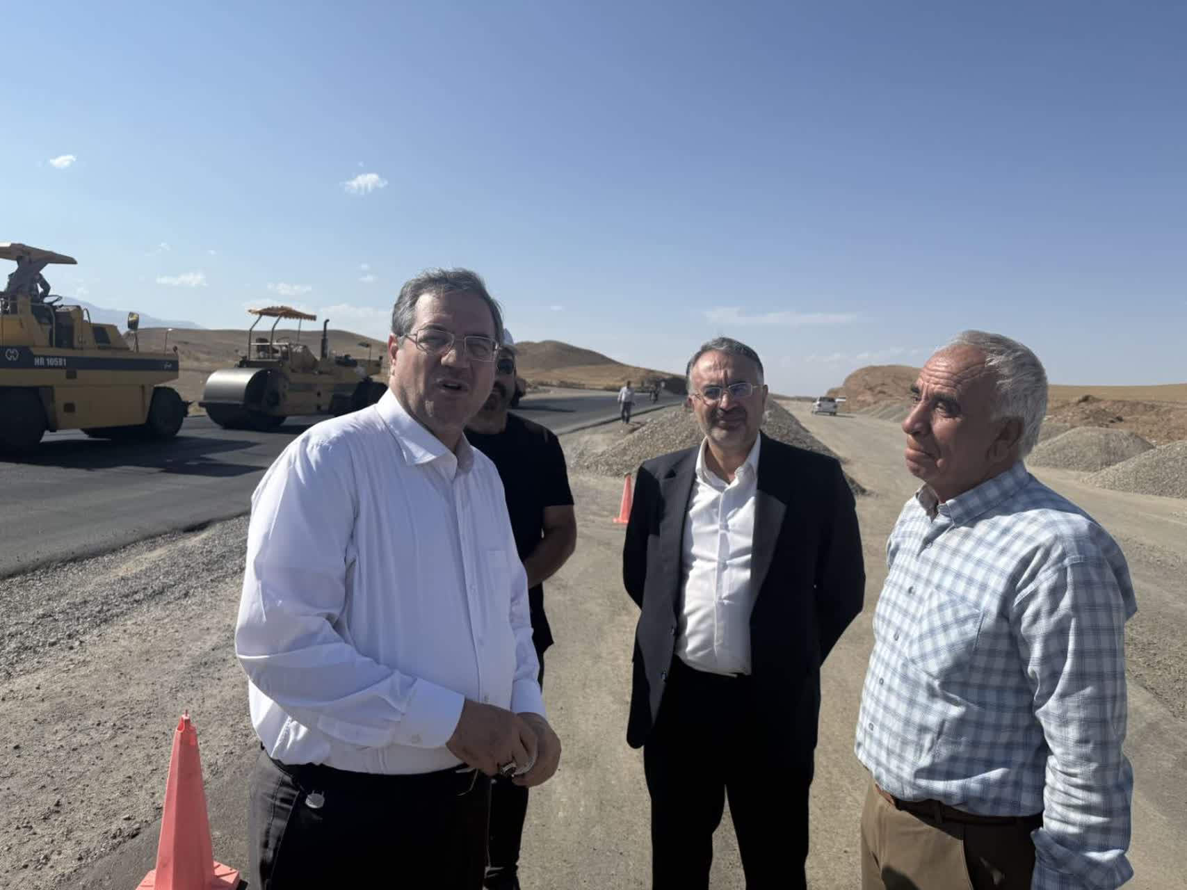 بازدید استاندار آذربایجانغربی از روند عملیات اجرایی قطعه چهارم محور سهراهی ایواوغلی تا گیت ورودی منطقه آزاد ماکو