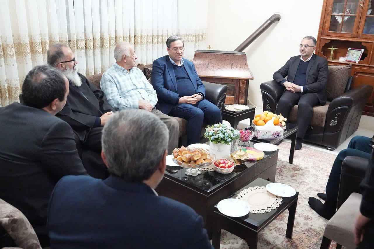 دیدار استاندار آذربایجان‌غربی با خانواده شهید آشوری سرگون آکویانس + تصاویر