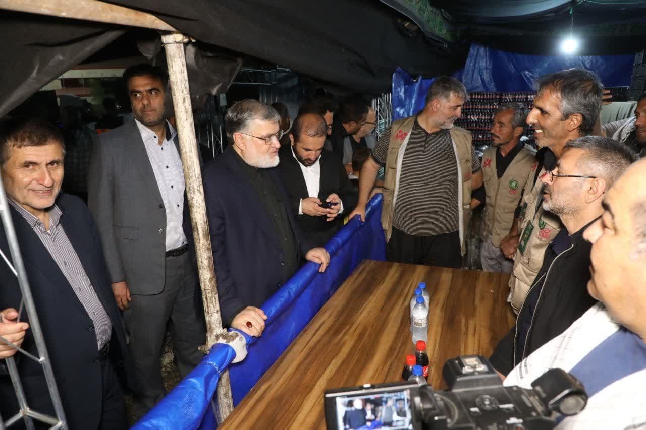 آلبوم تصویری / بازدید شبانه استاندار آذربایجانغربی از روند تردد زائران اربعین حسینی از مرز تمرچین