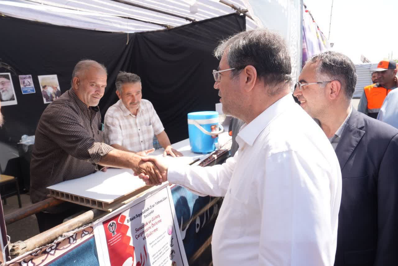 بازدید استاندار آذربایجانغربی از روند ارائه خدمات به زائران اربعین حسینی + تصاویر