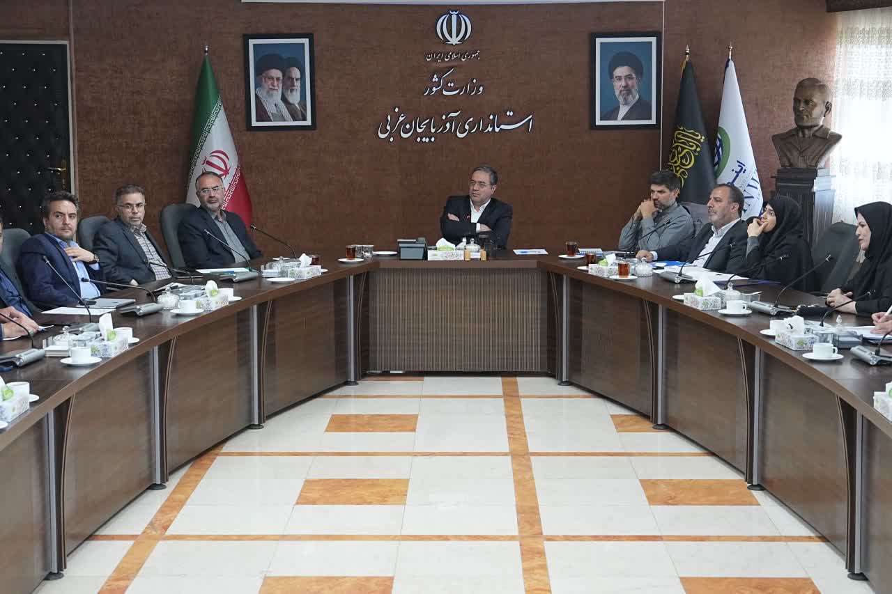 تأکید استاندار آذربایجانغربی بر همافزایی نهادهای حمایتی در رفع مشکلات نیازمندان