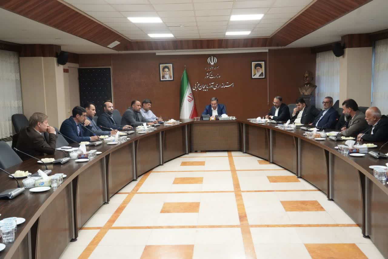 برگزاری نشست اعضای هیئت فوتبال و تیم نود ارومیه با استاندار آذربایجانغربی + تصاویر