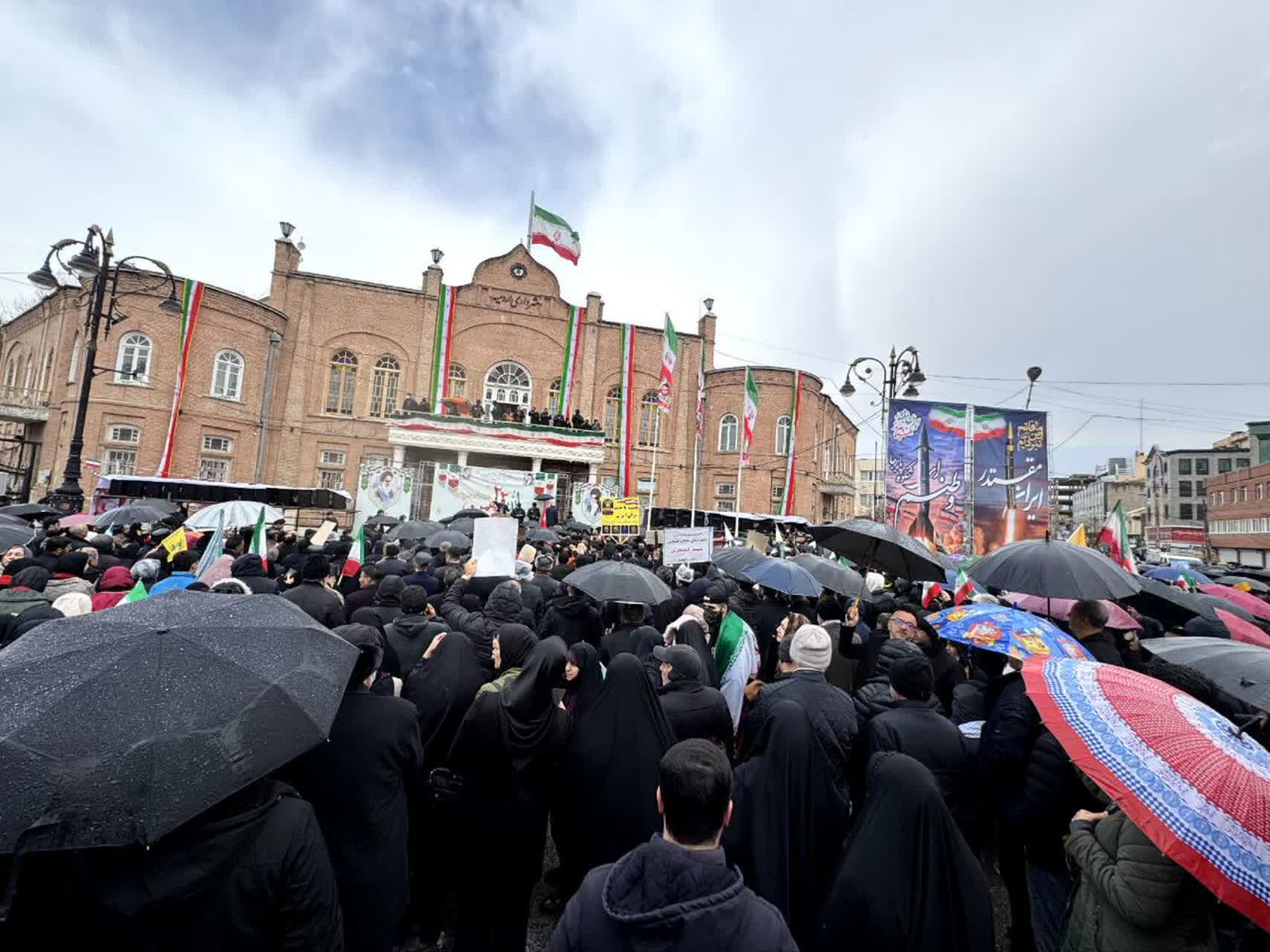برگزاری باشکوه راهپیمایی 22 بهمن در ارومیه + تصاویر