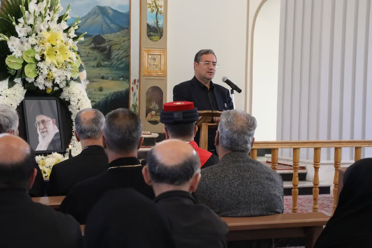 برگزاری مراسم چهلمین روز شهادت رهبر معظم انقلاب در کلیسای کاتولیک آشوری و کلدانی ارومیه + تصاویر