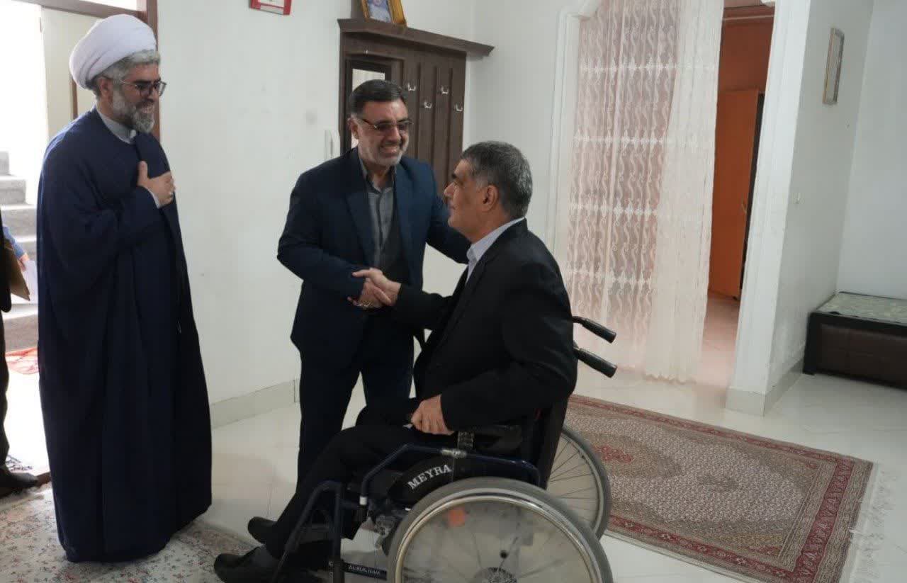 دیدار سرپرست استانداری آذربایجانغربی با دو جانباز 70 درصد + تصاویر