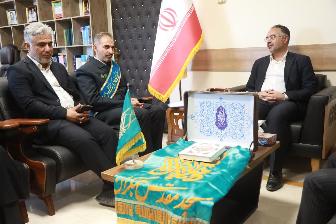 دیدار خادمان مسجد جمکران با مدیران و کارکنان استانداری آذربایجانغربی + تصاویر