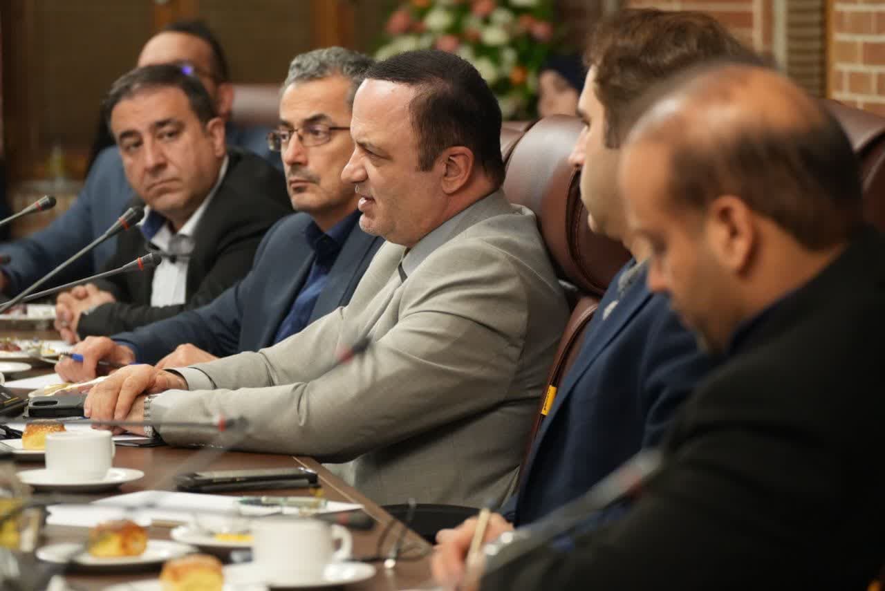 برگزاری نشست مشترک دبیر شورایعالی مناطق آزاد تجاری، صنعتی و ویژه اقتصادی کشور با استاندار آذربایجانغربی + تصاویر