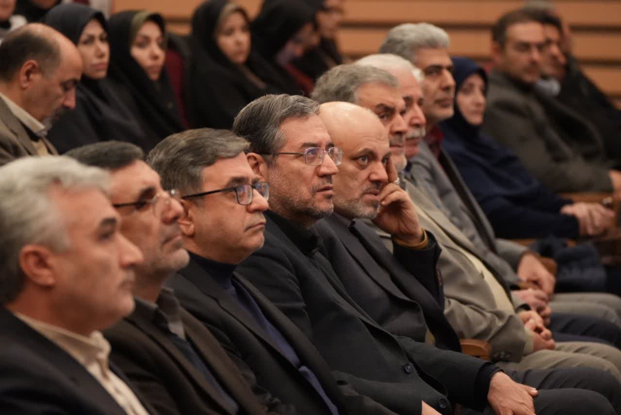 آلبوم تصویری / حضور استاندار آذربایجانغربی در همایش ملی رهیافتهای نوین برنامه درسی ملی در زیست بوم جدید