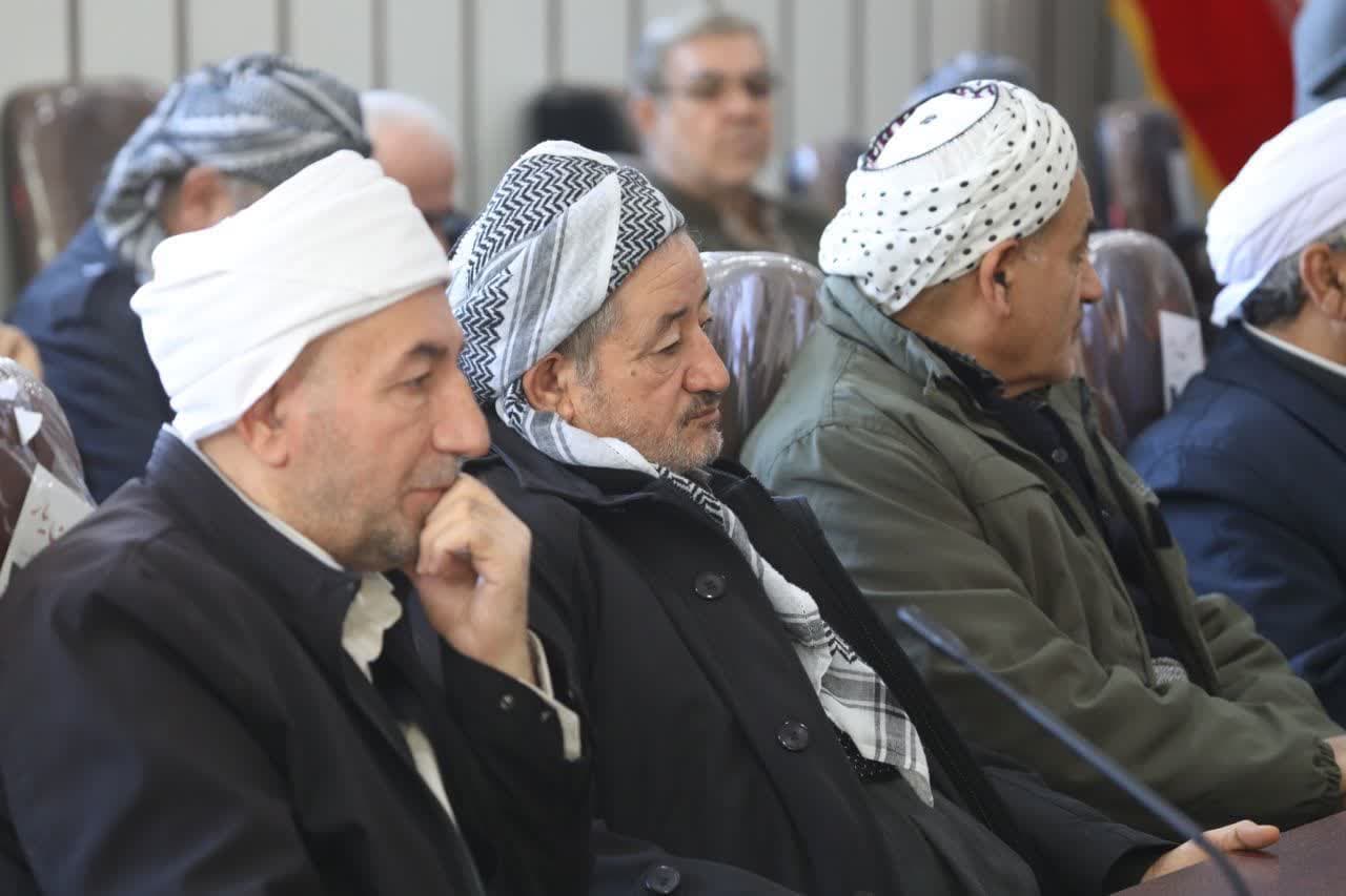 آلبوم تصویری / دیدار استاندار آذربایجانغربی با جمعی از روحانیون، سران طوایف و عشایر شهرستان پیرانشهر