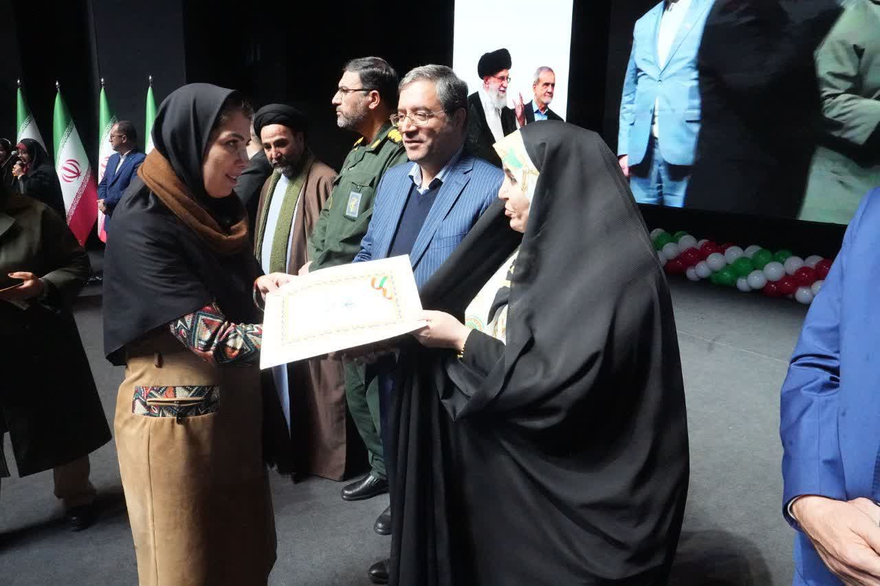 آلبوم تصویری / برگزاری رویداد استانی روشنای مهر و آیین تجلیل از بانوان تأثیرگذار آذربایجانغربی