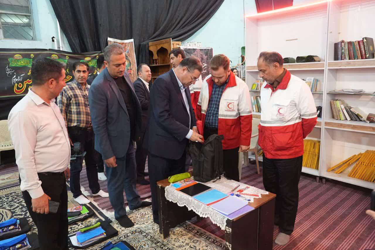 بیش از 9 هزار بسته نوشت‌افزار به دانش‌آموزان کم‌برخوردار اهدا شد + تصاویر