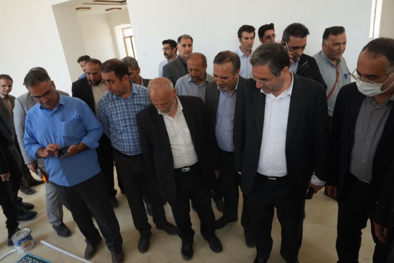 آلبوم تصویری / بازدید استاندار آذربایجانغربی از روند آمادهسازی ساختمان مرکز خدمات سرمایهگذاری استان