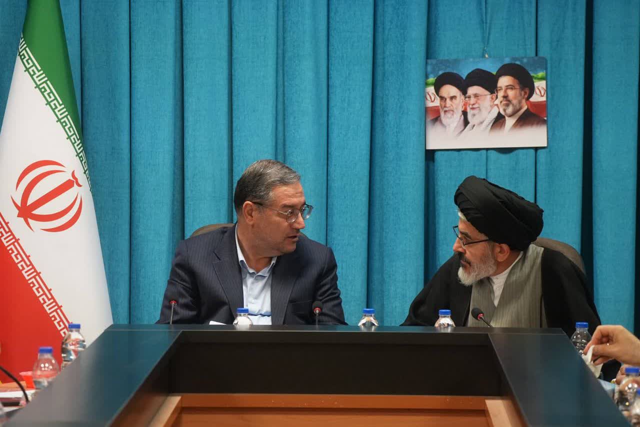 تأکید استاندار آذربایجانغربی بر استفاده از ظرفیت خیرین برای پشتیبانی از عتبات عالیات و اربعین + تصاویر