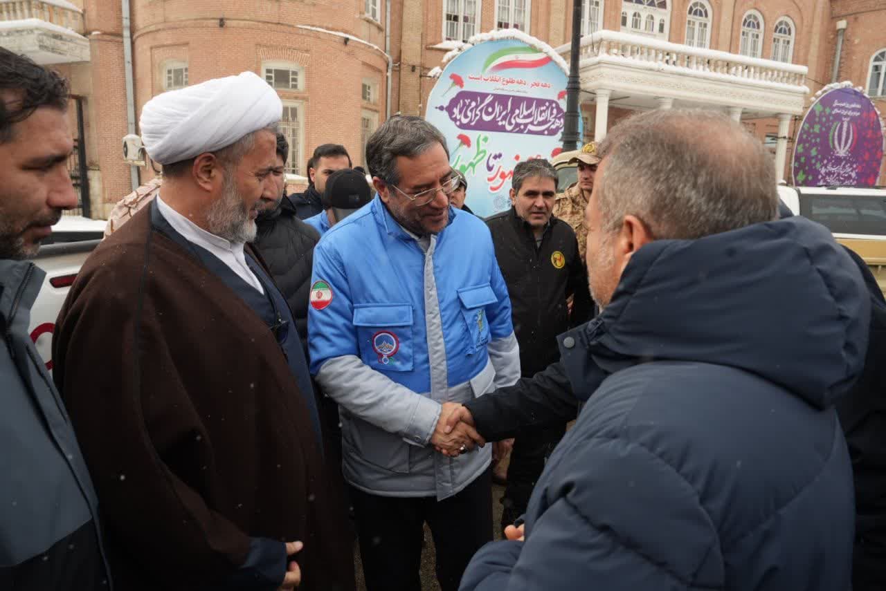 آلبوم تصویری / بازدید میدانی استاندار آذربایجانغربی از خدمترسانی در زمان بارش برف در سطح شهر ارومیه