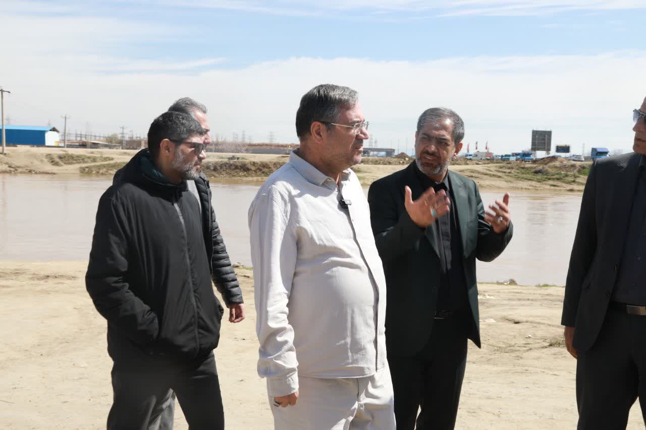 حضور میدانی و بازدید استاندار آذربایجان‌غربی از جریان انتقال آب از رودخانه‌های حوضه آبریز به دریاچه ارومیه + تصاویر
