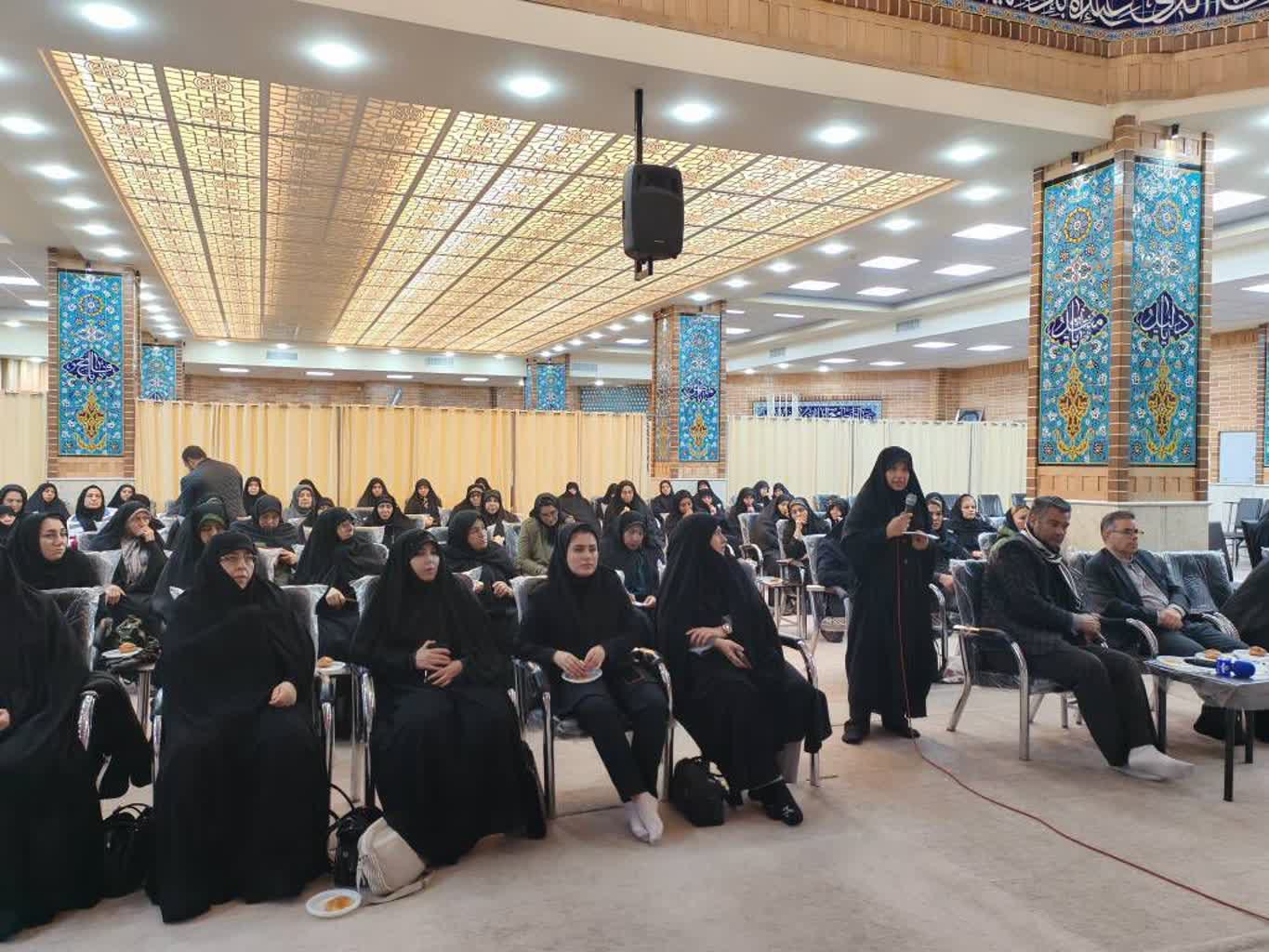 حضور معاون سیاسی استاندار آذربایجان غربی در جمع بانوان فرهیخته و گروههای مرجع + تصاویر