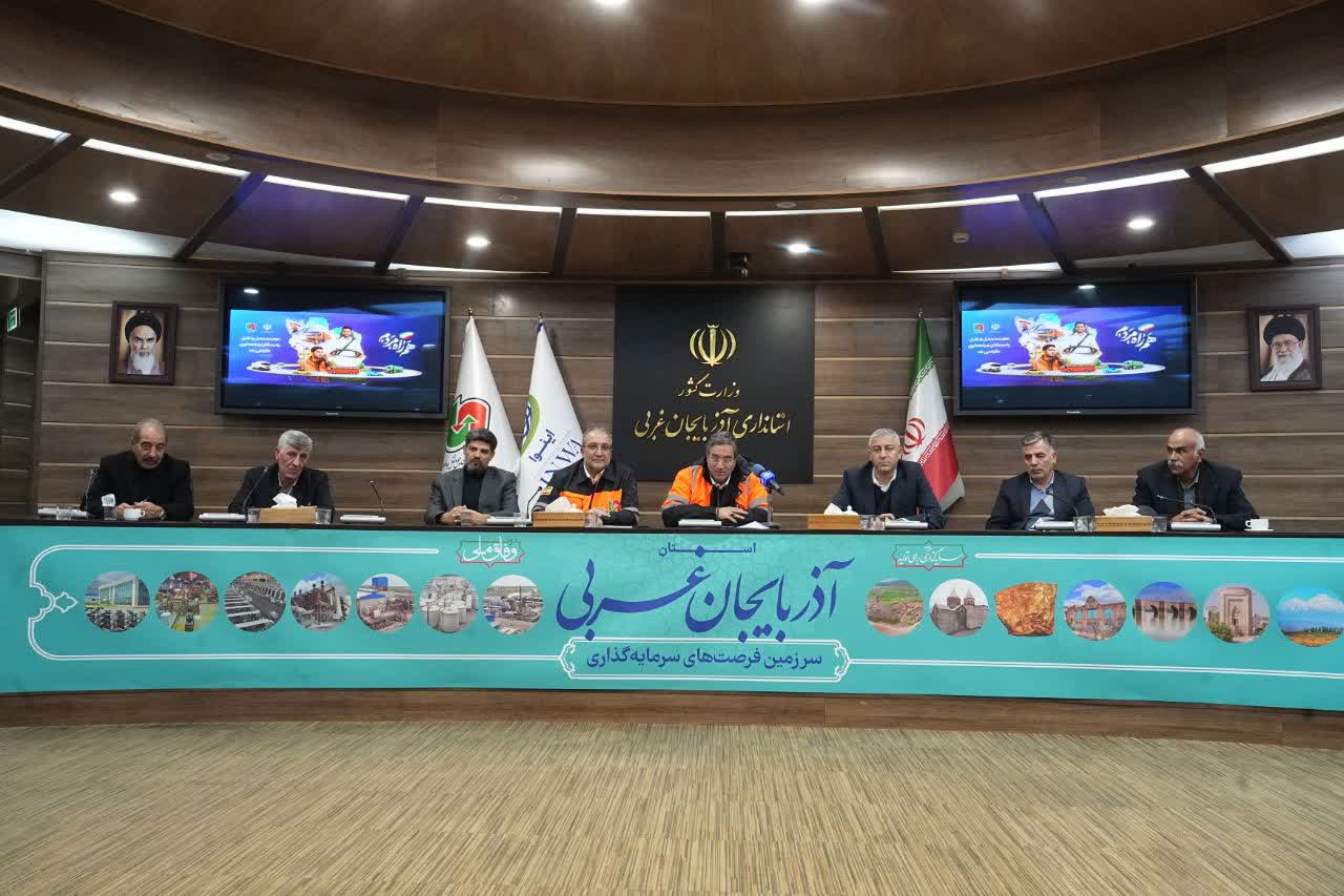 برگزاری نشست صمیمی استاندار آذربایجانغربی با فعالان حملونقل جادهای + تصاویر