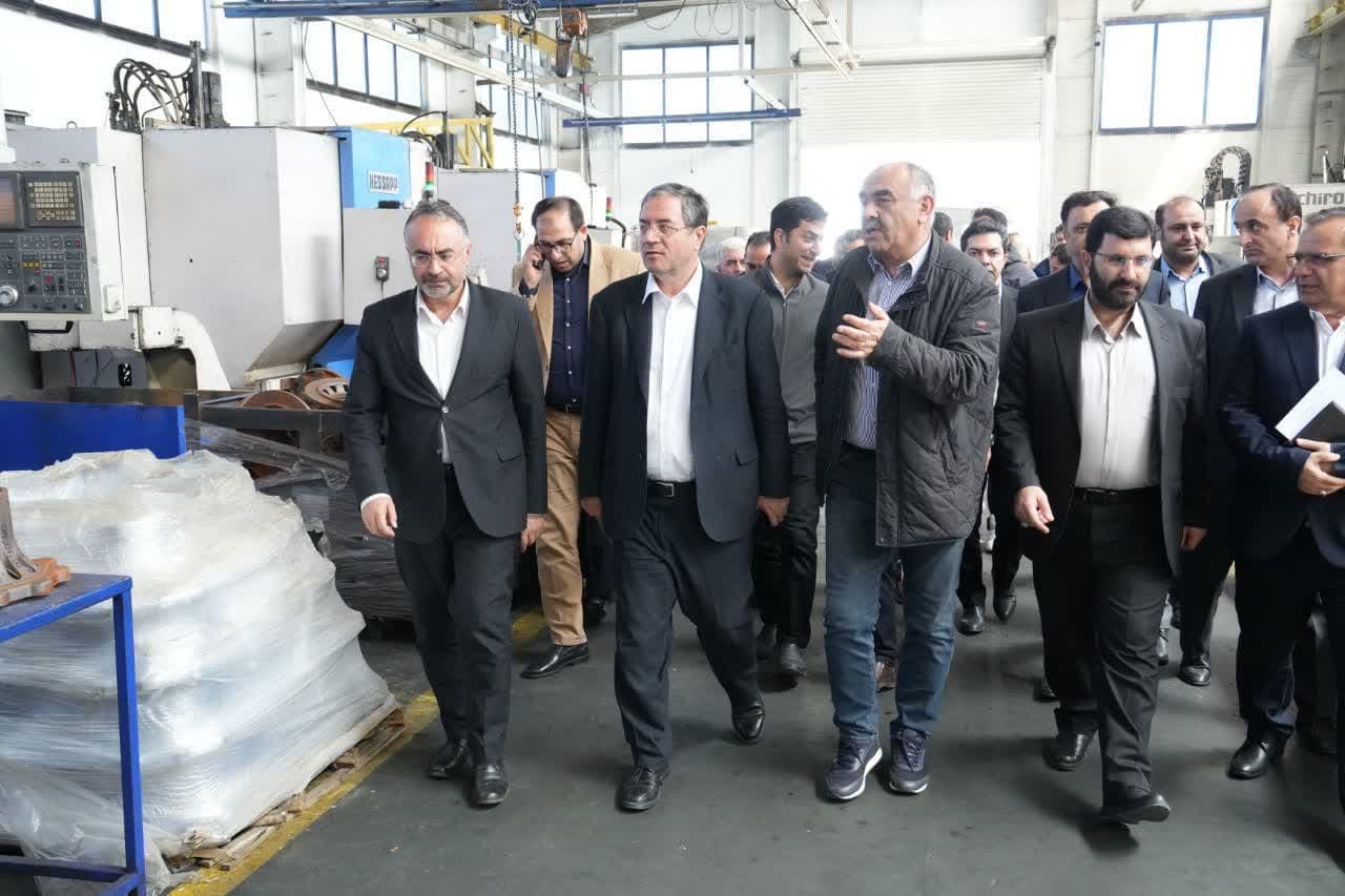 آلبوم تصویری / بازدید استاندار آذربایجانغربی از فعالیت واحدهای تولیدی هلدینگ صنعتی مارال