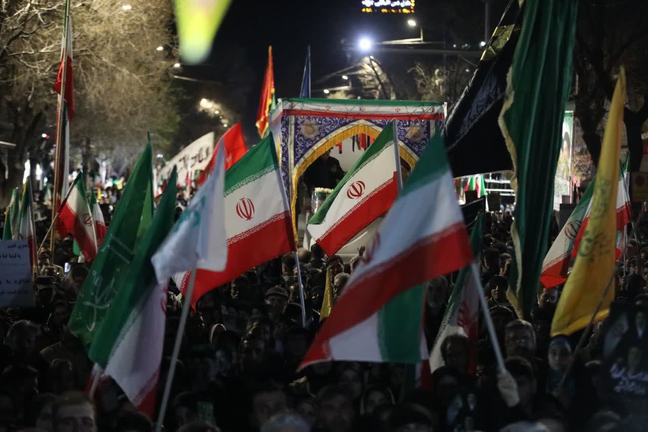 مرور اتحاد و انسجام مردم ارومیه هر شب در تجمع شبانه