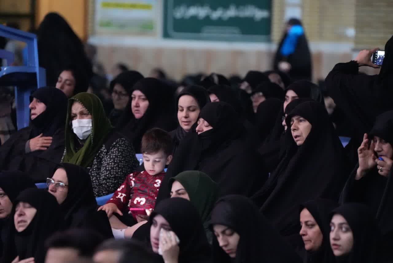 آلبوم تصویری / اجتماع امام رضایی های ارومیه در سوگ شهدای حادثه بالگرد