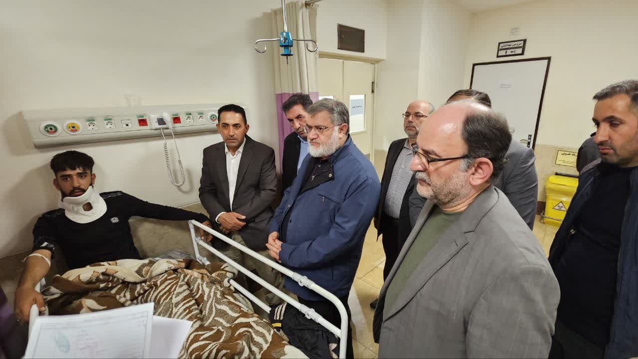 عیادت استاندار آذربایجان غربی از مصدومین حادثه تصادف در جاده سیلوانا ارومیه + تصاویر