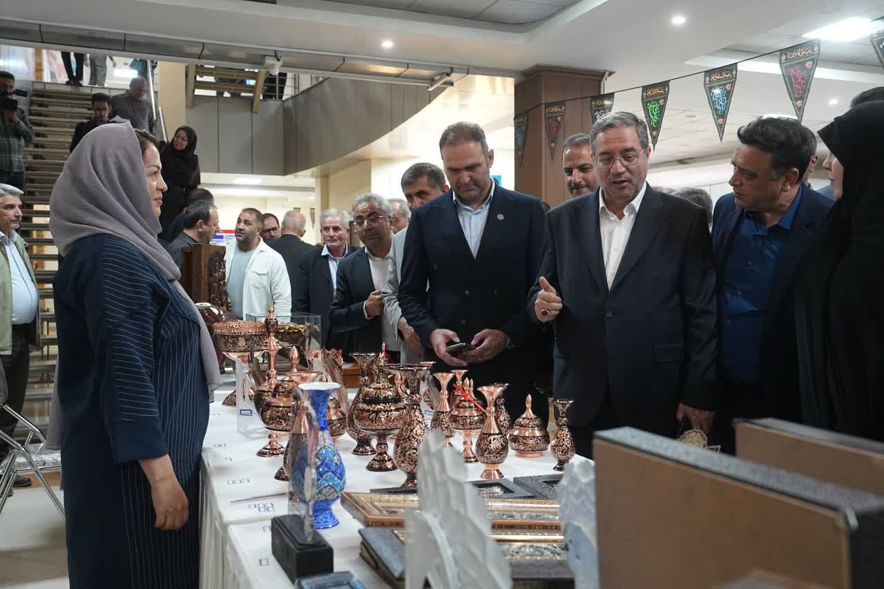 بازدید استاندار آذربایجانغربی از نمایشگاه صنایعدستی و مشاغل خانگی + تصاویر