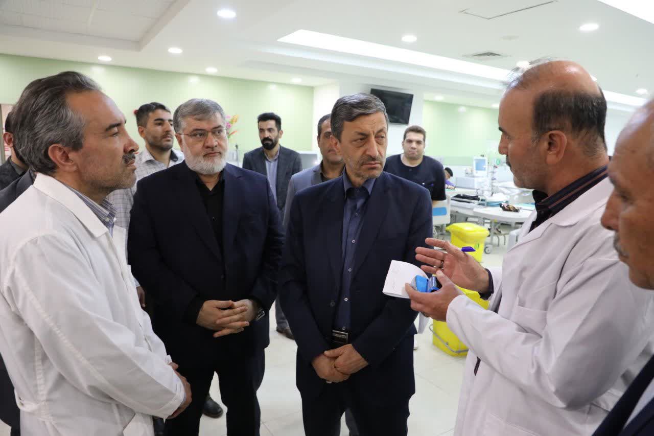 بازدید رئیس بنیاد مستضعفان انقلاب اسلامی و استاندار آذربایجان غربی از مرکز همودیالیز خیرین ارومیه + تصاویر