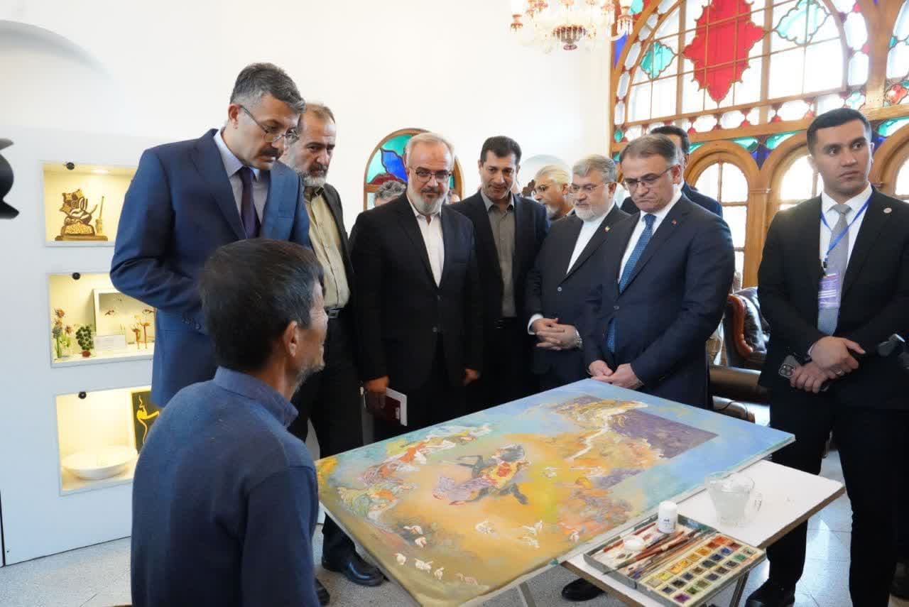 آلبوم تصویری / بازدید استاندار آذربایجان غربی به همراه استانداران هم مرز ترکیه از مدرسه هدایت ارومیه