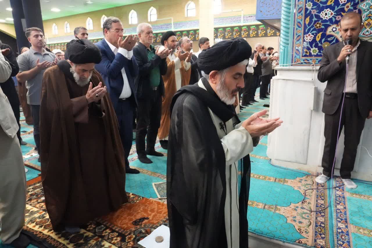 حضور رئیسجمهور در نماز جمعه ارومیه + تصاویر