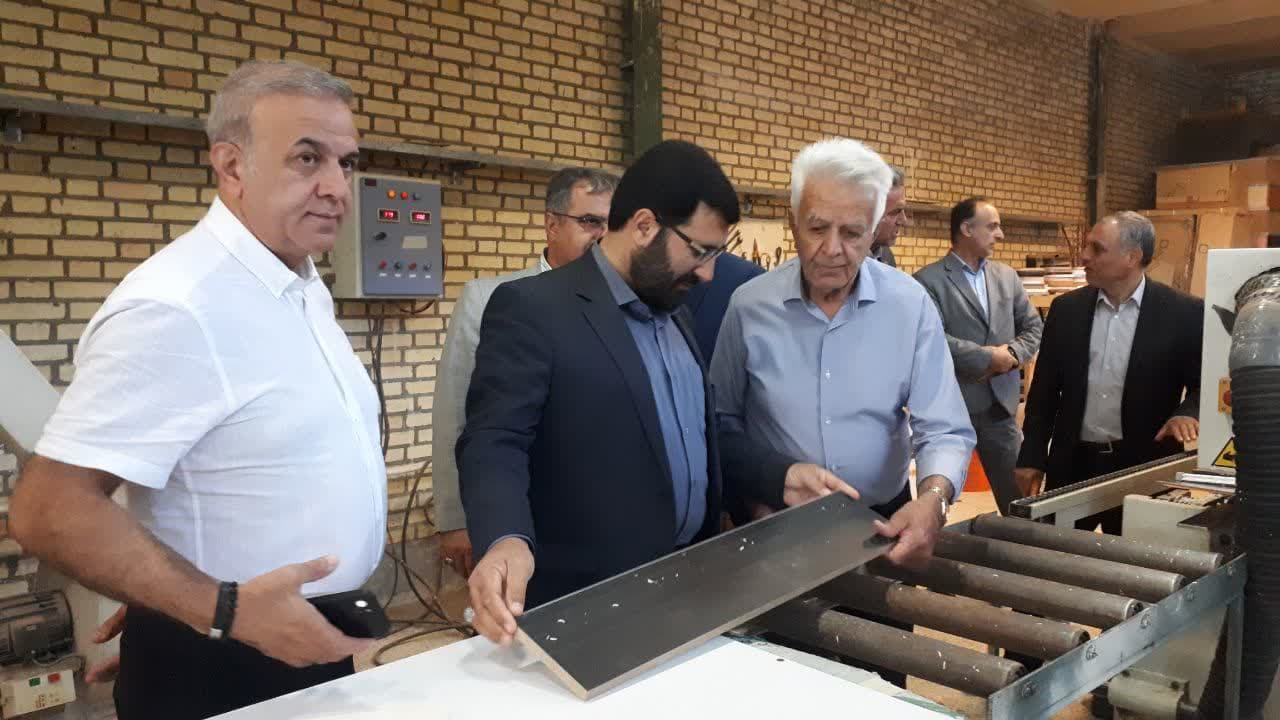 بازدید معاون هماهنگی امور اقتصادی استاندار آذربایجان غربی از دو واحد تولیدی و صنعتی در ارومیه + تصاویر