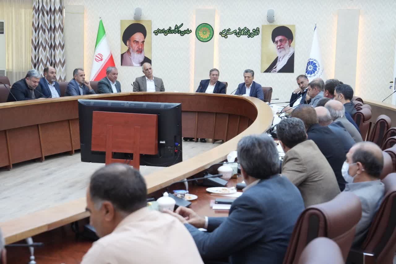 تأمین نهادههای دام و طیور باید بهصورت استانی مدیریت شود