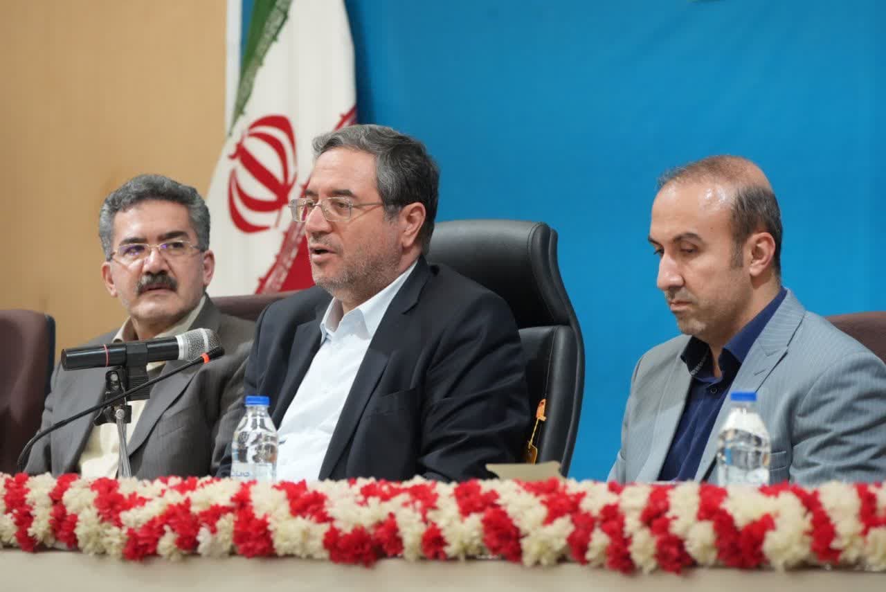 آلبوم تصویری / نشست جمعی از فعالان اقتصادی و سرمایهگذاران شهرستان بوکان با استاندار آذربایجانغربی