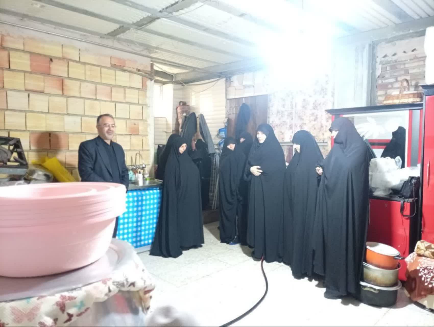 بازدید معاون استاندار آذربایجان‌غربی از فعالیت گروه‌های جهادی بانوان